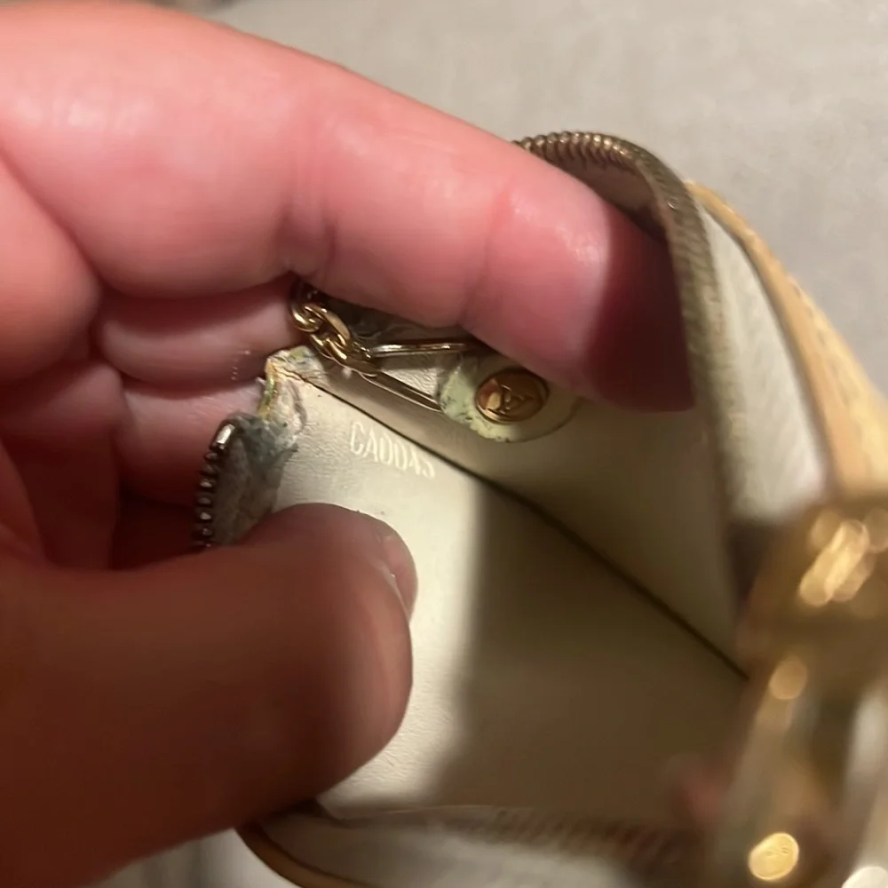 Louis Vuitton Key Cles Vernis Authentic CA0045
